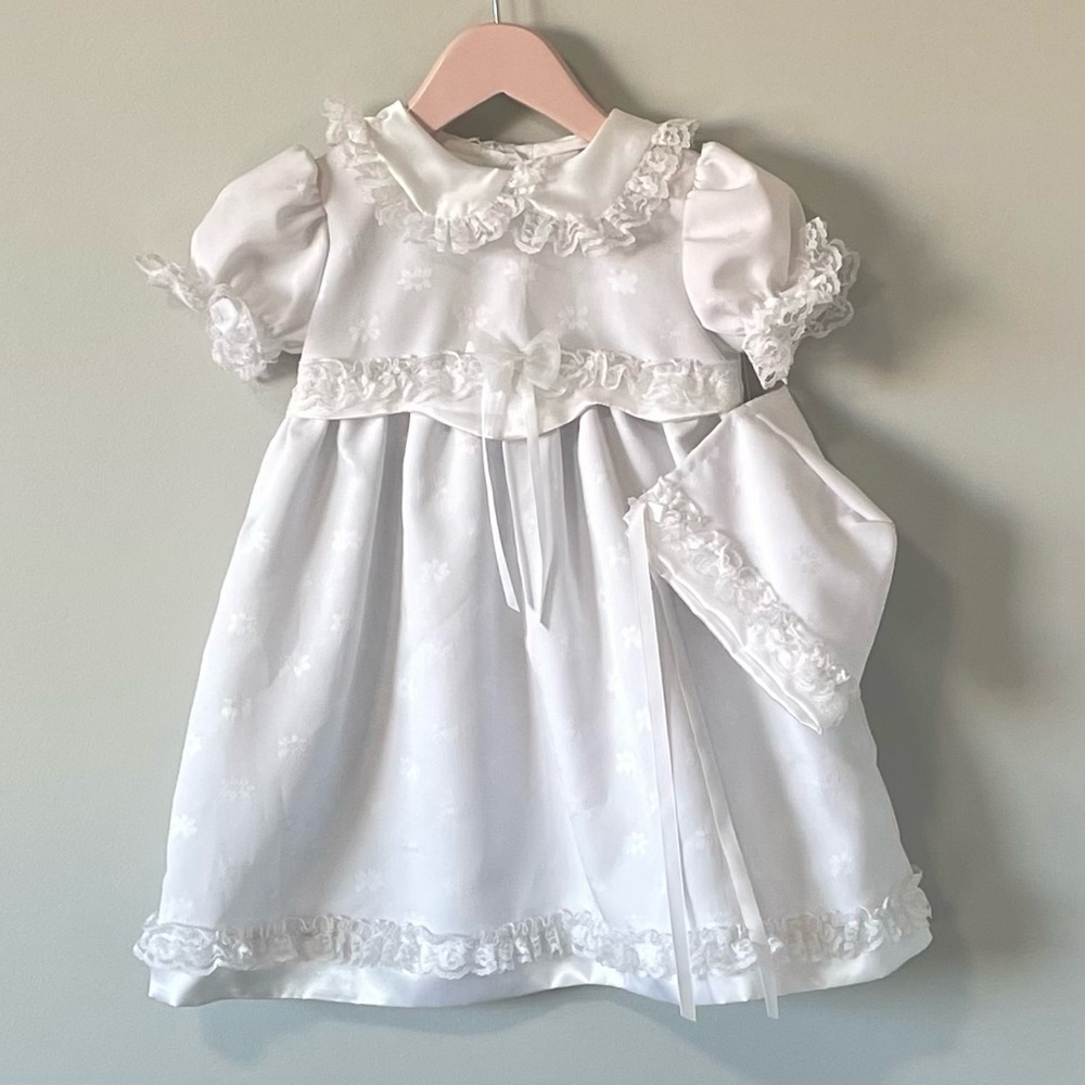 Vintage Baby baptism/christening gown and bonnet set
6 Months NWT